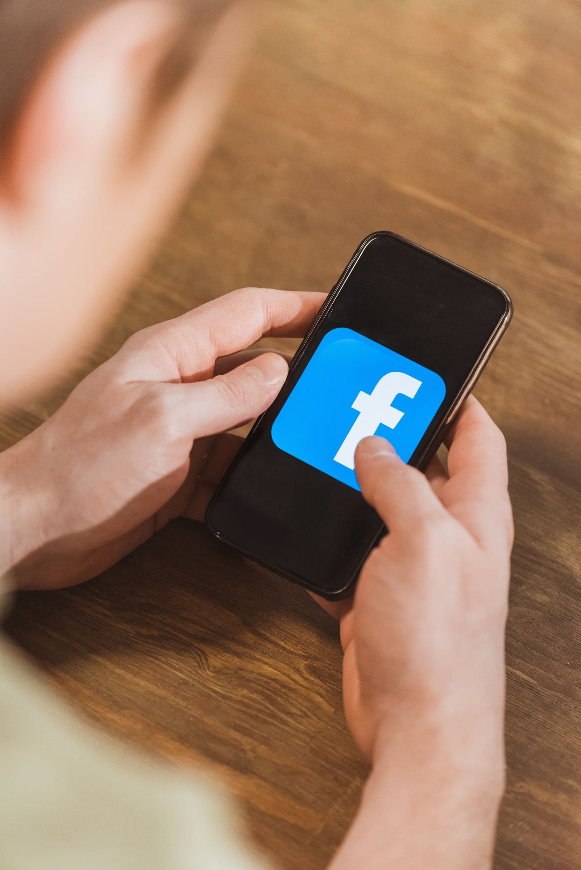 How to Use Video Testimonials in Facebook Ads (With Examples)
